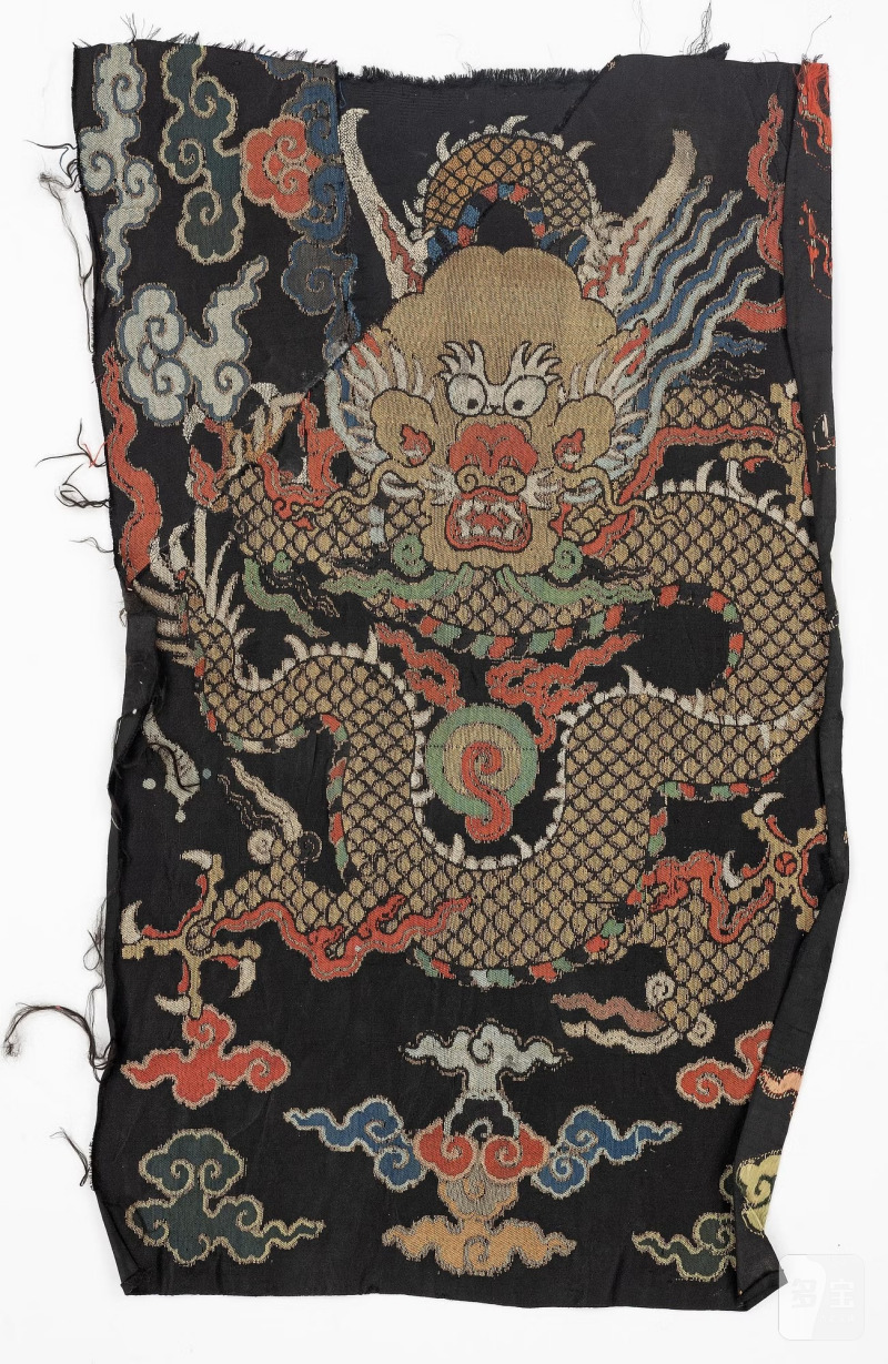 Two silk brocade 'dragon' fragments, - 图2